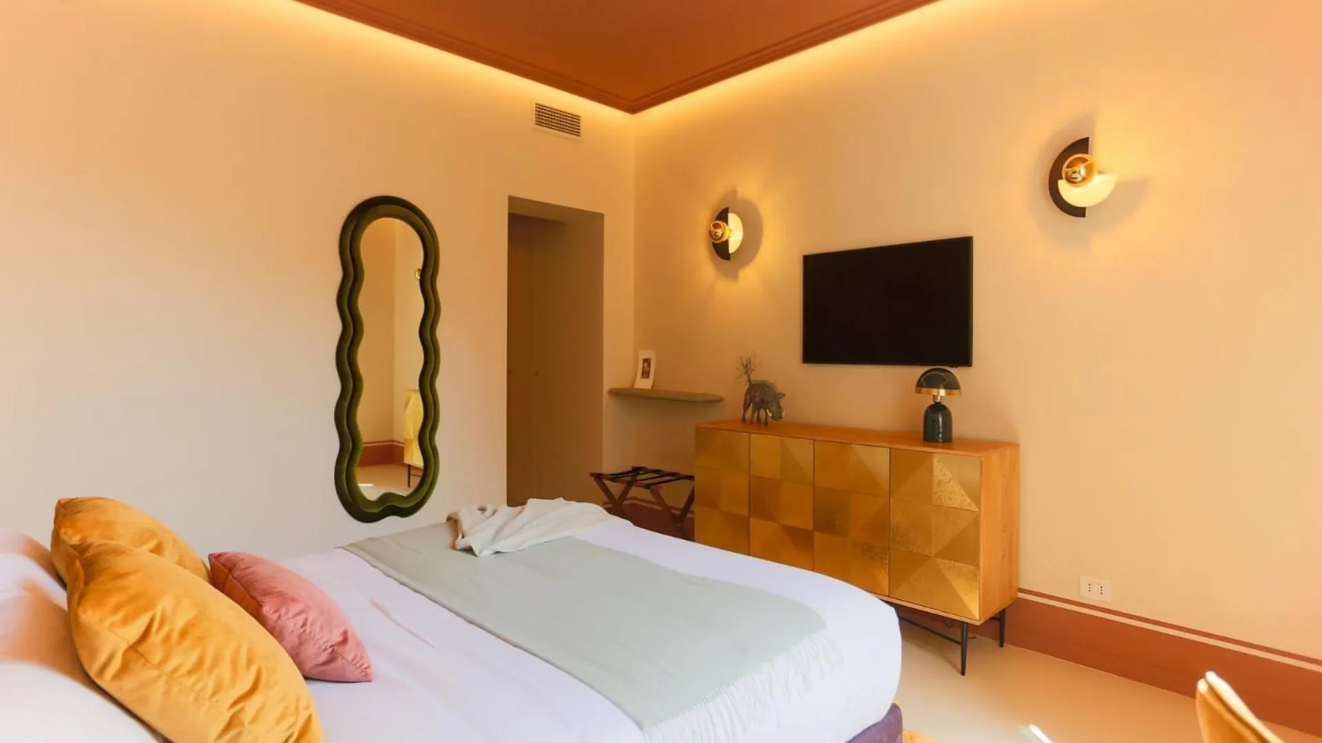 The Best Rent - Modern One-Bedroom Apartment In The Lively Heart Of Brera Milán 0*,  Italia
